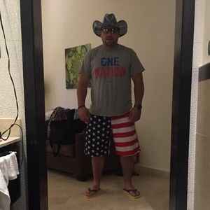 Meet your Posher, Dustin